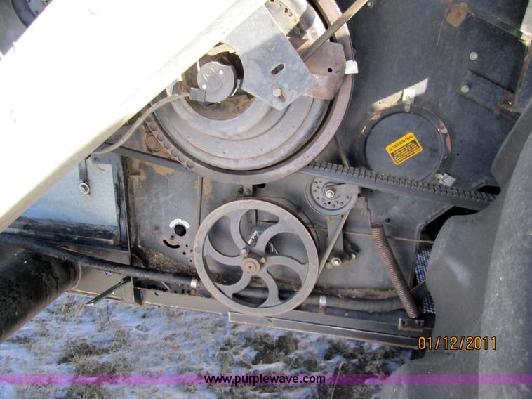 image for item 3262 1983 Gleaner L3 combine