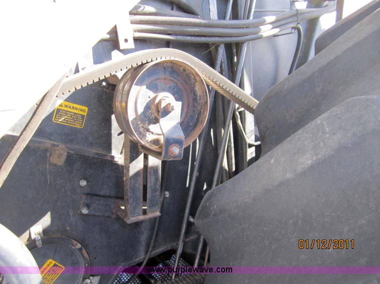 image for item 3262 1983 Gleaner L3 combine