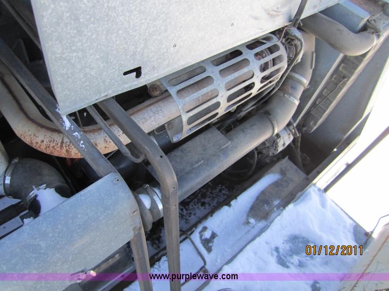 image for item 3262 1983 Gleaner L3 combine