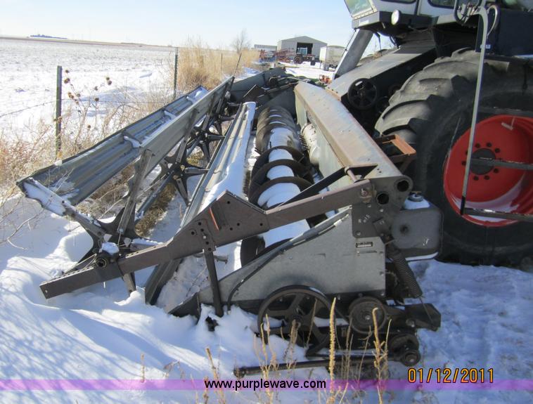 image for item 3262 1983 Gleaner L3 combine