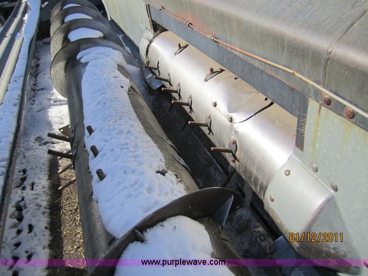 image for item 3262 1983 Gleaner L3 combine