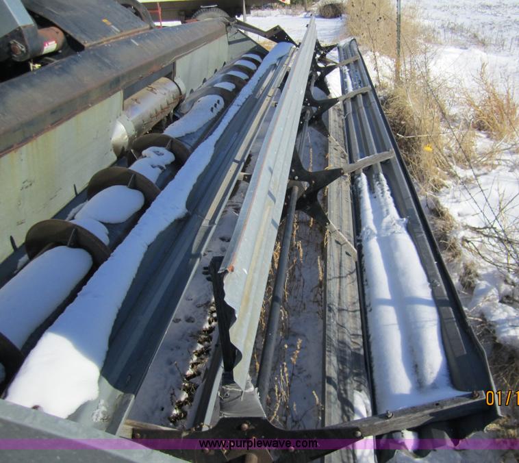 image for item 3262 1983 Gleaner L3 combine