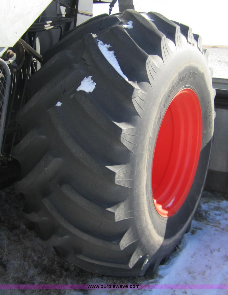 image for item 3262 1983 Gleaner L3 combine