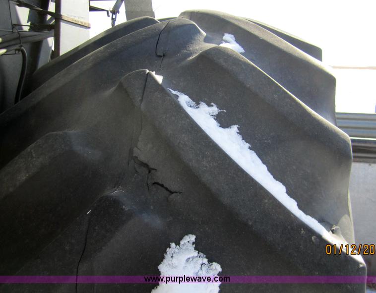 image for item 3262 1983 Gleaner L3 combine