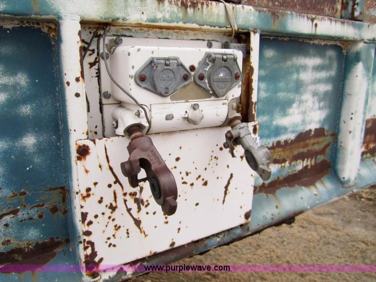 image for item 3318 1973 Hobbs 50' stock trailer