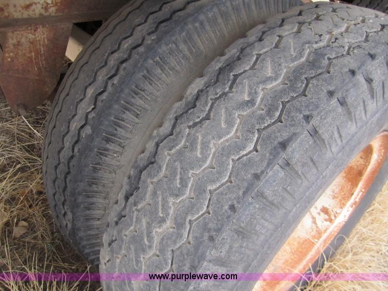 image for item 3318 1973 Hobbs 50' stock trailer