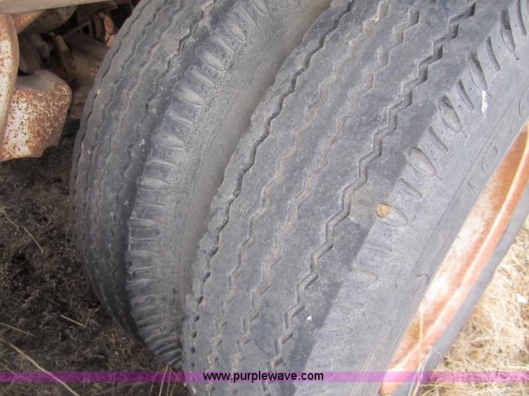 image for item 3318 1973 Hobbs 50' stock trailer