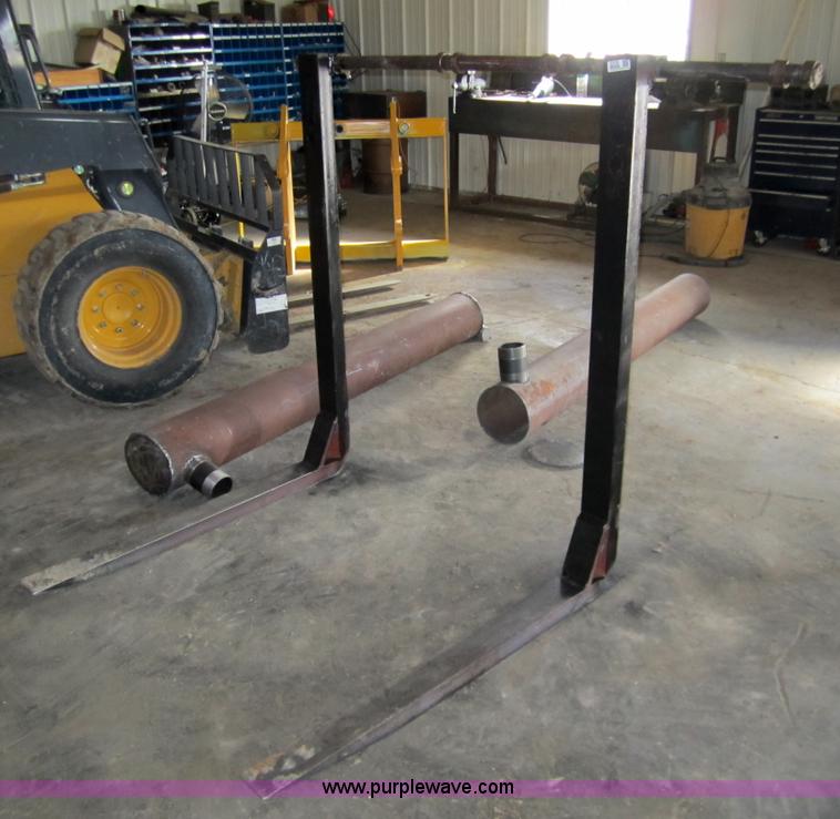 image for item 3319 Wheel loader pallet forks