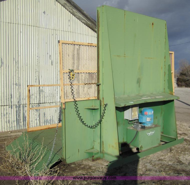 image for item 3322 Drive on dock rail lift