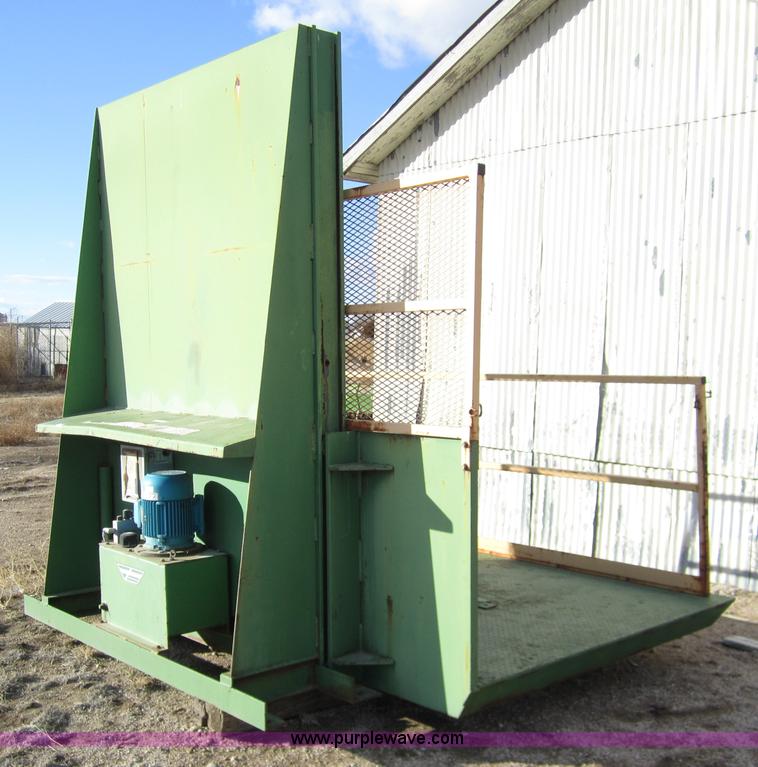 image for item 3322 Drive on dock rail lift