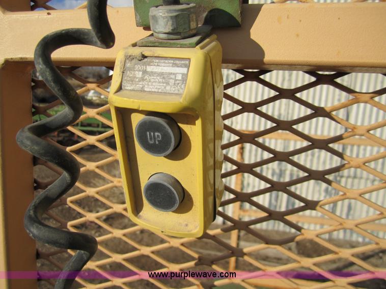 image for item 3322 Drive on dock rail lift