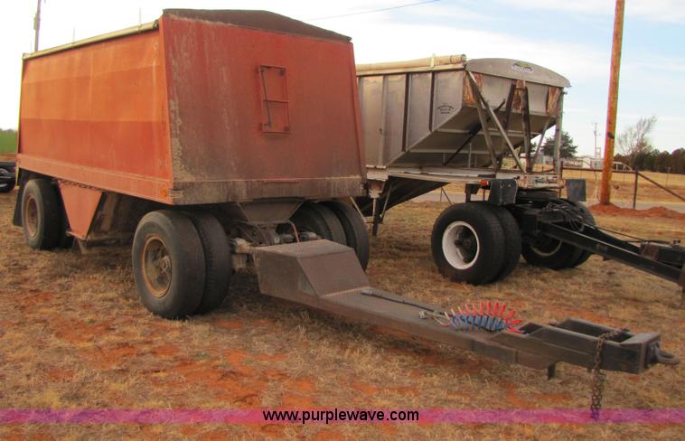 image for item 3512 1990 Shop-built 17' grain hopper pup trailer