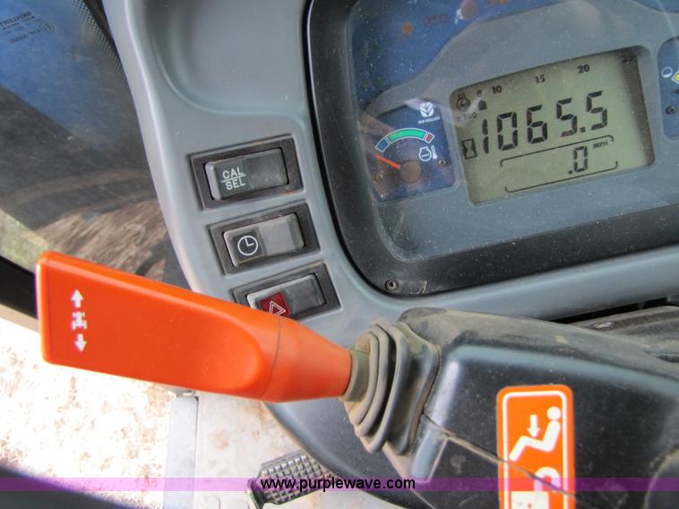 image for item 3574 2005 New Holland TN75DA MFWD tractor