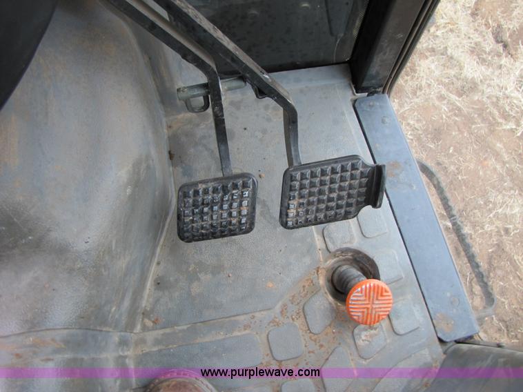 image for item 3574 2005 New Holland TN75DA MFWD tractor