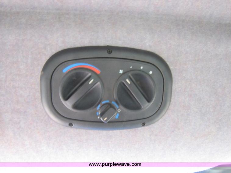 image for item 3574 2005 New Holland TN75DA MFWD tractor