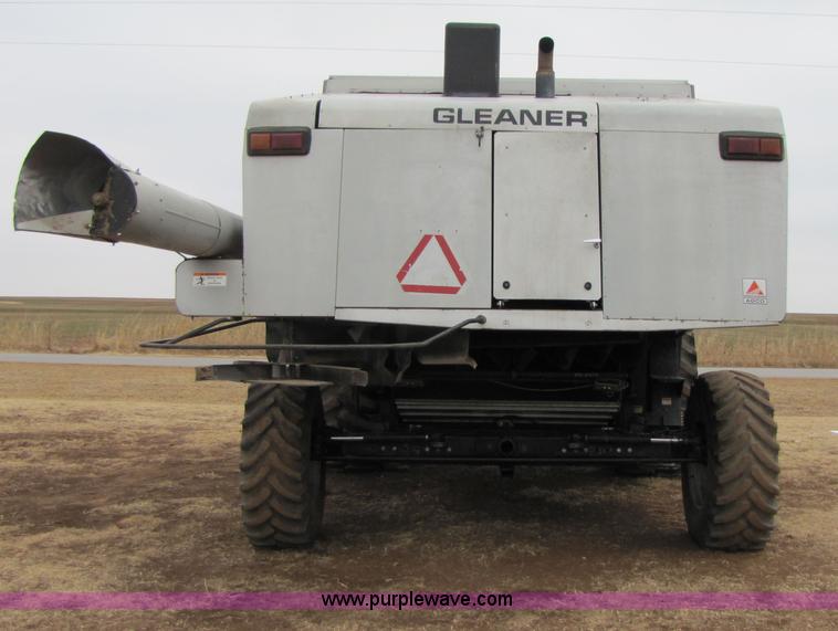 image for item 3575 1999 Gleaner R72 combine