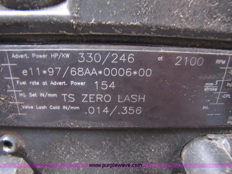 image for item 3575 1999 Gleaner R72 combine