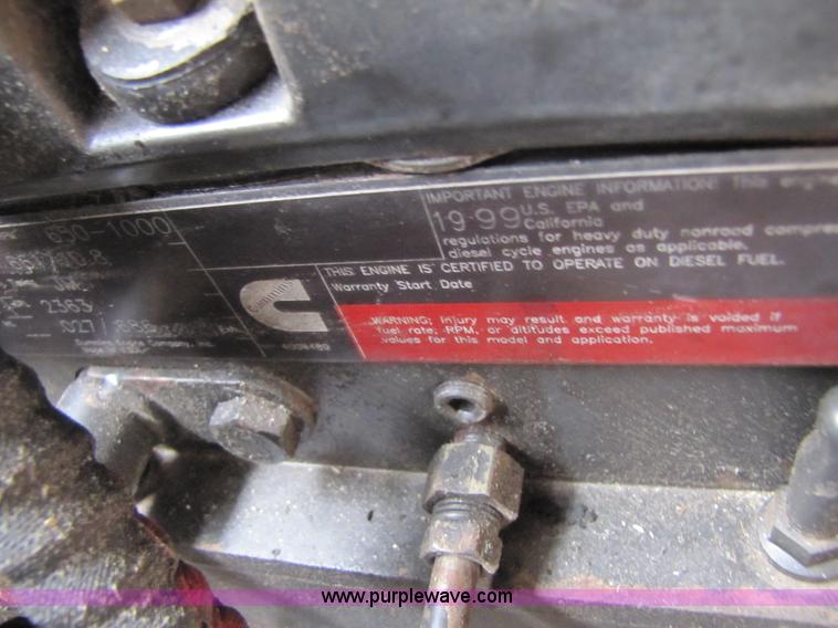 image for item 3575 1999 Gleaner R72 combine