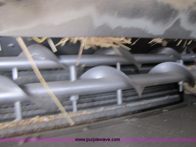 image for item 3575 1999 Gleaner R72 combine