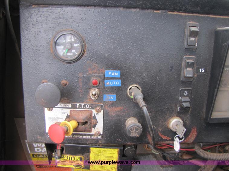 image for item 3578 1994 Silver Wheels fertilizer/sprayer truck