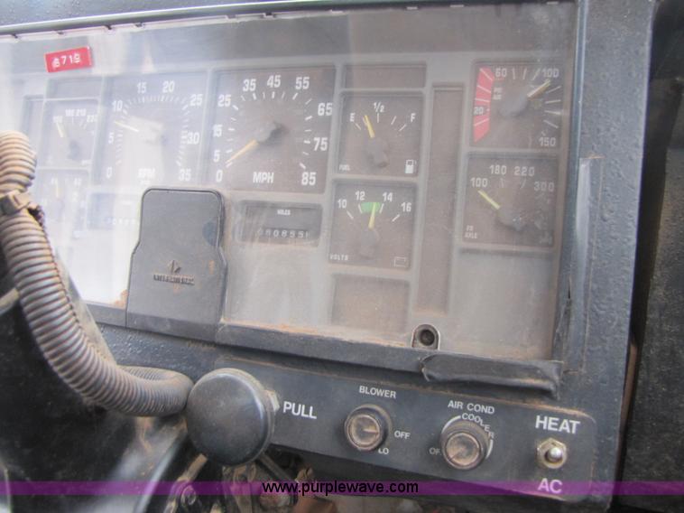 image for item 3578 1994 Silver Wheels fertilizer/sprayer truck