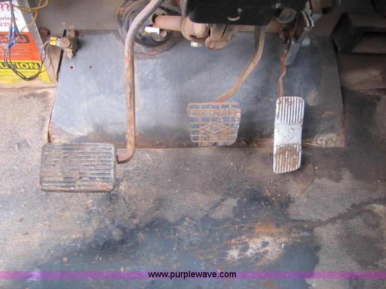 image for item 3578 1994 Silver Wheels fertilizer/sprayer truck