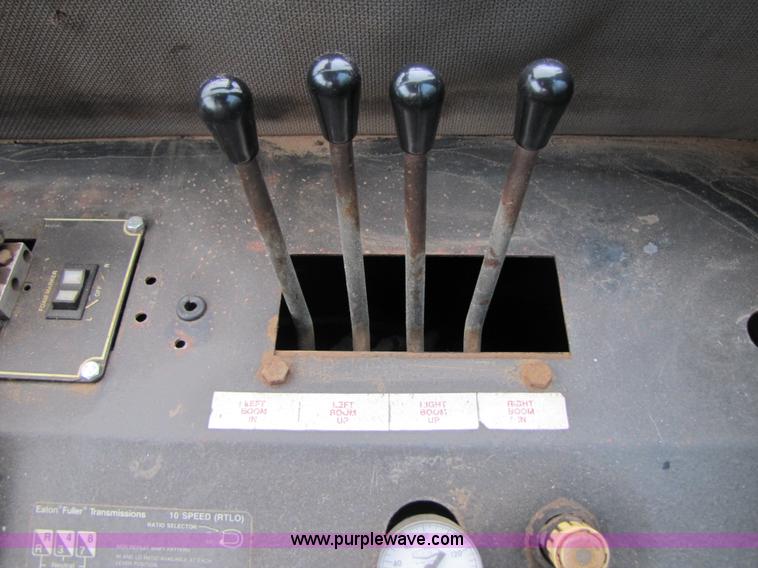 image for item 3578 1994 Silver Wheels fertilizer/sprayer truck