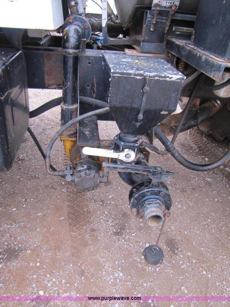 image for item 3578 1994 Silver Wheels fertilizer/sprayer truck