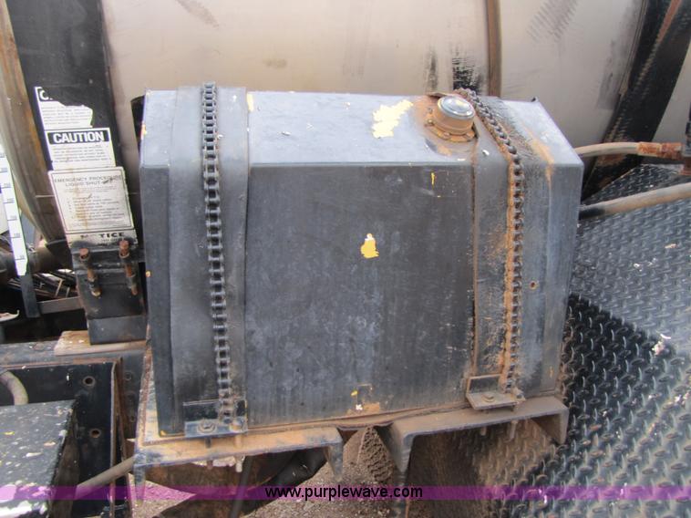 image for item 3578 1994 Silver Wheels fertilizer/sprayer truck