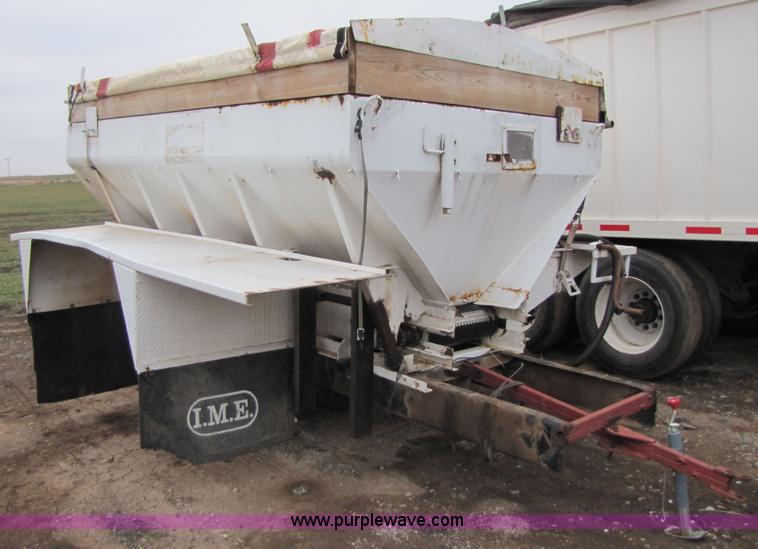 image for item 3578 1994 Silver Wheels fertilizer/sprayer truck