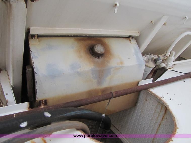 image for item 3578 1994 Silver Wheels fertilizer/sprayer truck