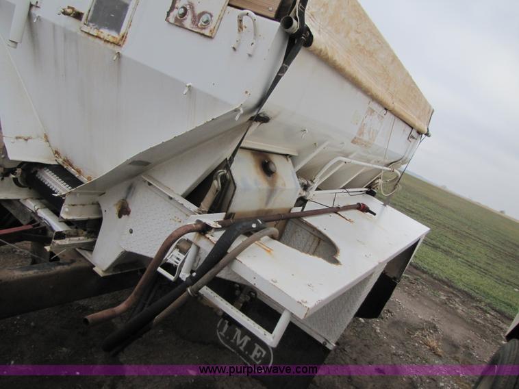 image for item 3578 1994 Silver Wheels fertilizer/sprayer truck