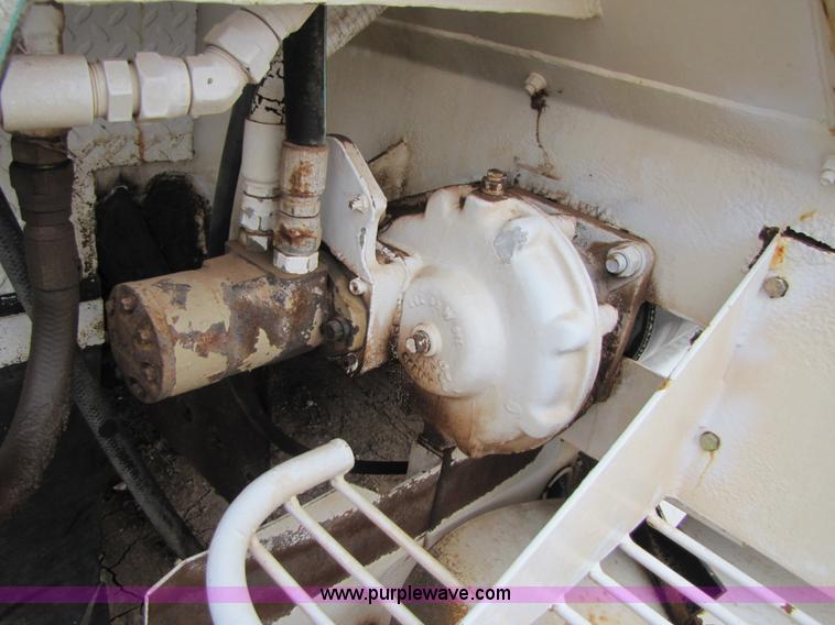 image for item 3578 1994 Silver Wheels fertilizer/sprayer truck