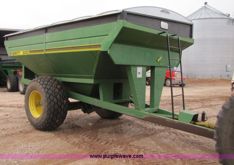 image for item 3579 Brent 920 grain cart