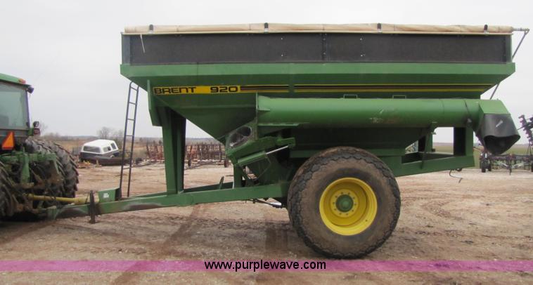 image for item 3579 Brent 920 grain cart