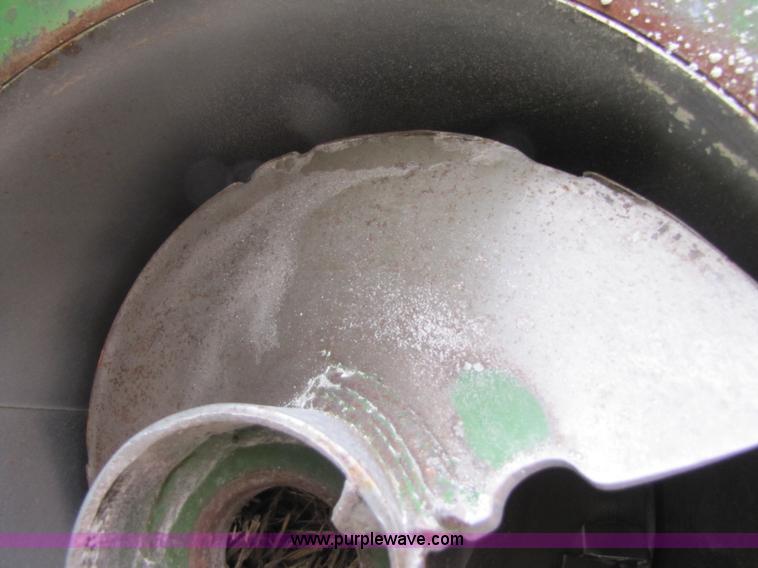 image for item 3579 Brent 920 grain cart