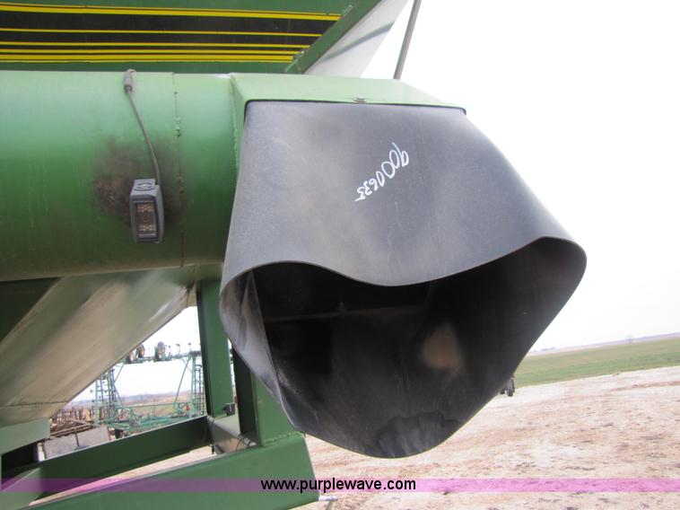 image for item 3579 Brent 920 grain cart
