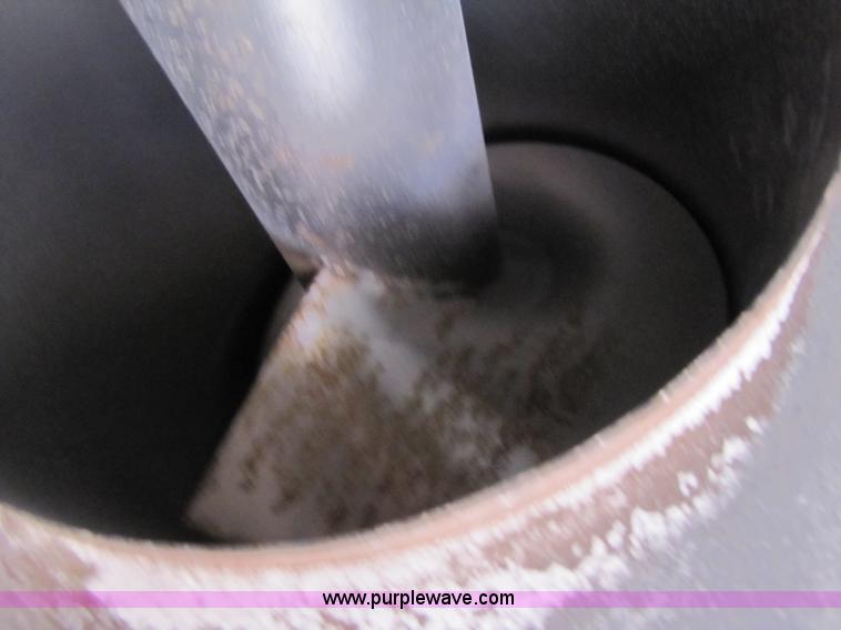 image for item 3579 Brent 920 grain cart