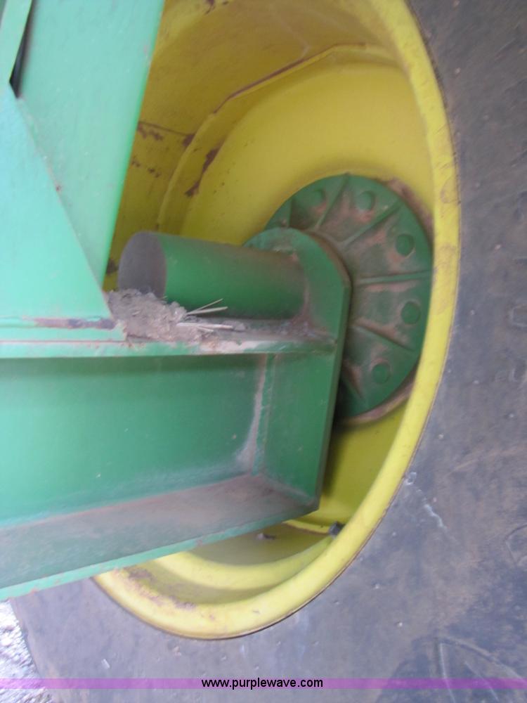 image for item 3579 Brent 920 grain cart