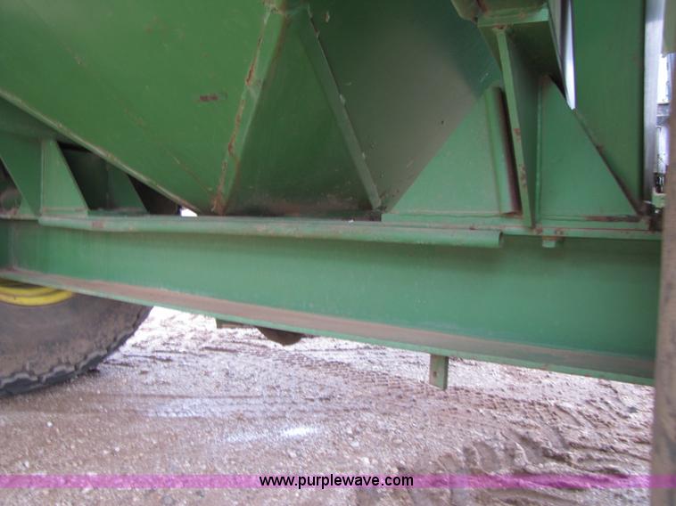 image for item 3579 Brent 920 grain cart