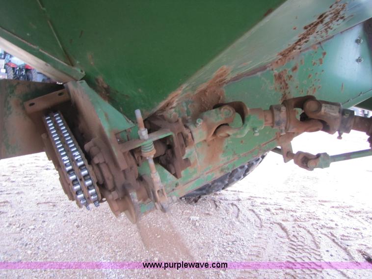 image for item 3579 Brent 920 grain cart