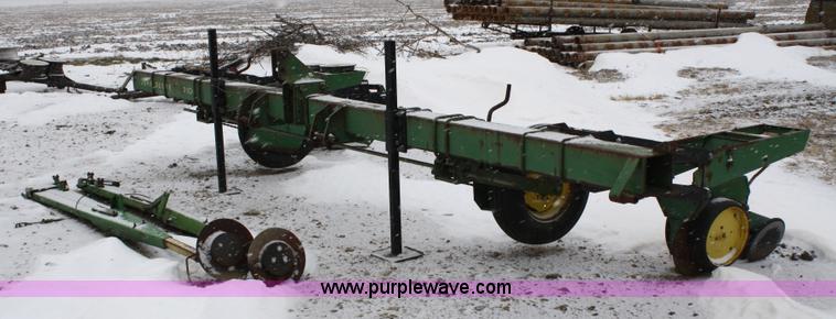 image for item 4648 John Deere 7100 two row planter on wide bar