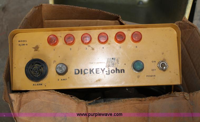 image for item 4648 John Deere 7100 two row planter on wide bar