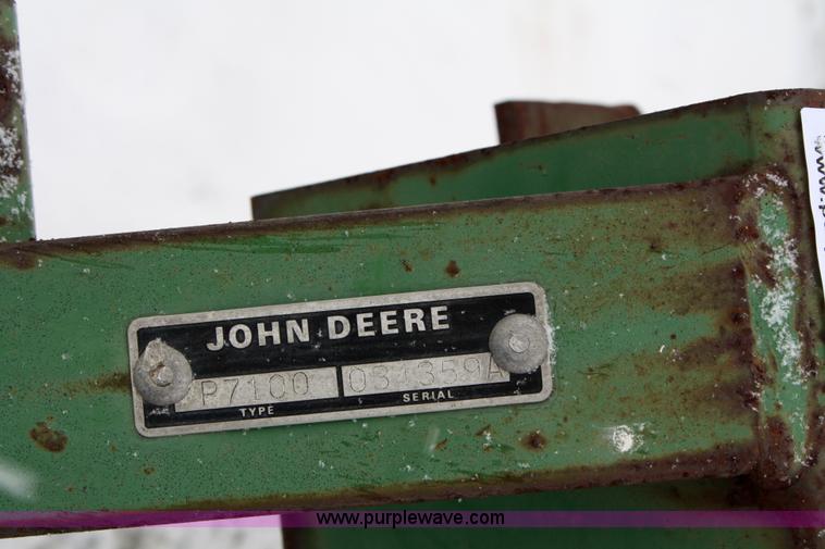 image for item 4648 John Deere 7100 two row planter on wide bar