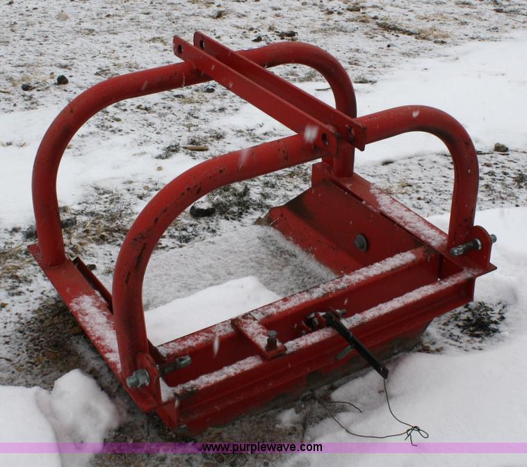 image for item 4652 TSC three-point scoop