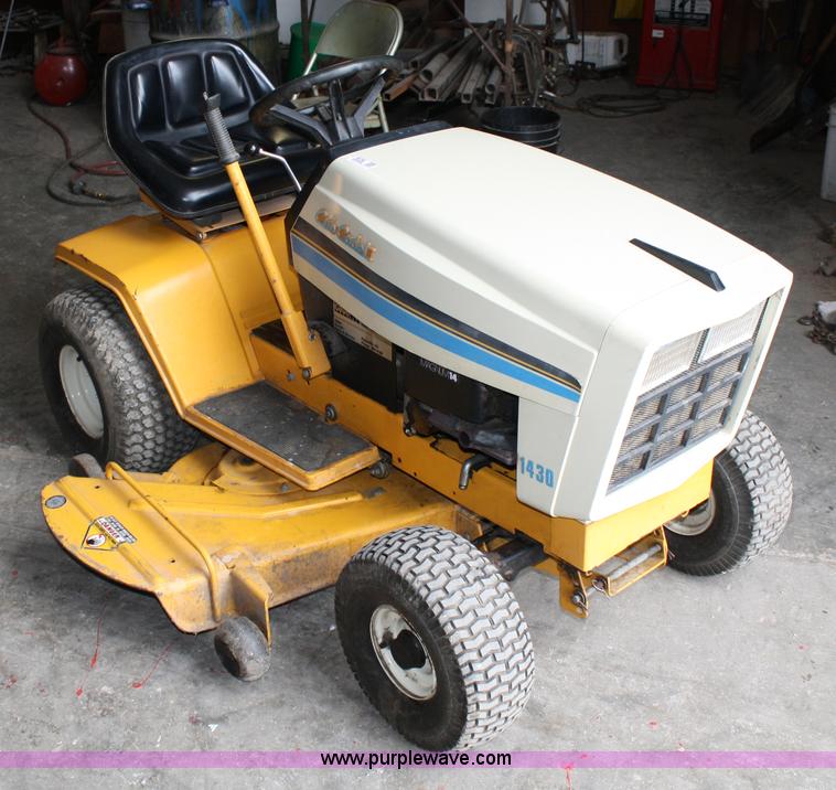 image for item 4654 Cub Cadet 1430 riding lawn mower