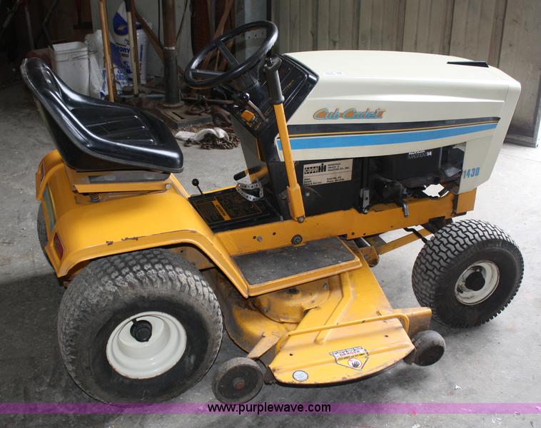 image for item 4654 Cub Cadet 1430 riding lawn mower