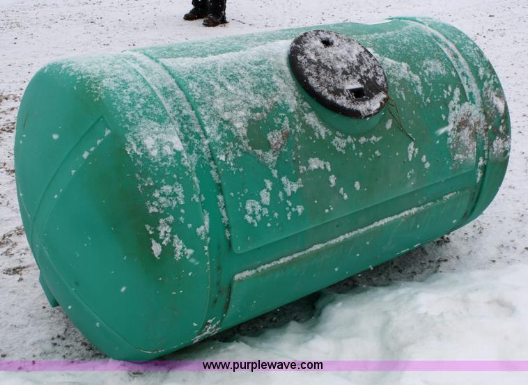 image for item 4656 300 gallon poly tank