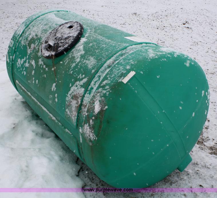 image for item 4656 300 gallon poly tank