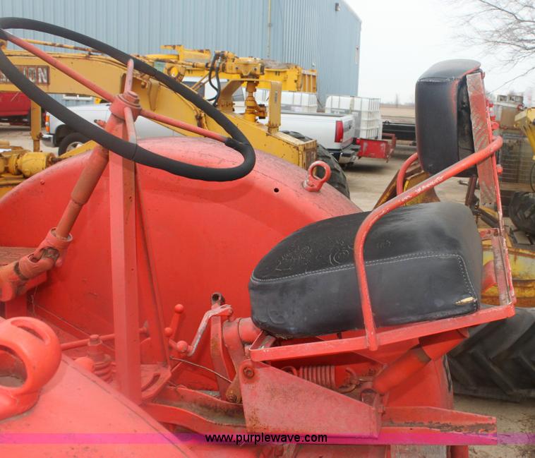 image for item 6278 1947 Case LA tractor